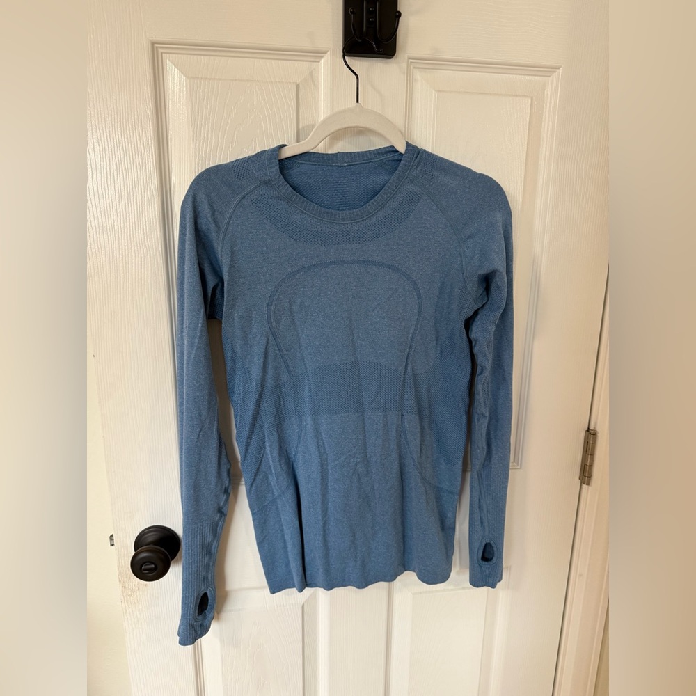 Women’s Lululemon Long Sleeve Blue Swiftly Tech Long Sleeve Size 8